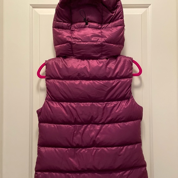 Nike Women's Uptown 550 Down Puffer Vest- Women’s Size Small - Picture 3 of 6